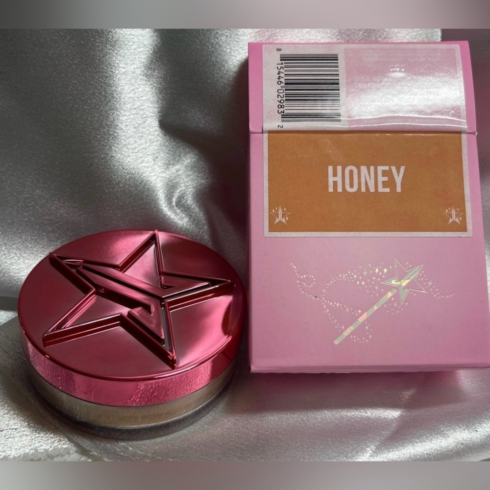 Jeffree Star Setting Powder- Honey